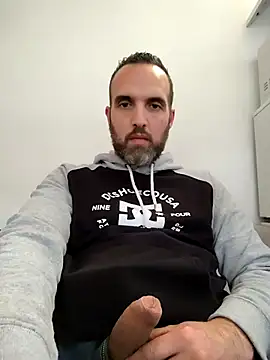 leon3875 online show from 09-30-25, 03:28