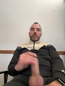 leon3875 online show from 03-26-26, 03:39