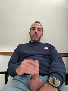 leon3875 online show from 04-23-26, 03:25