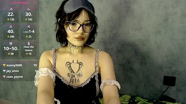 LizzieLight online show from 12-10-24, 02:38