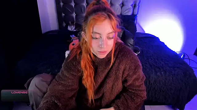 Snapshot of Violetaarey chatting on 02-18-26, 04:41 Violetaarey online show from 02-18-26, 04:41