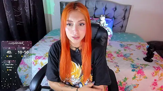 Snapshot of Violetaarey chatting on 03-17-26, 10:13 Violetaarey online show from 03-17-26, 10:13