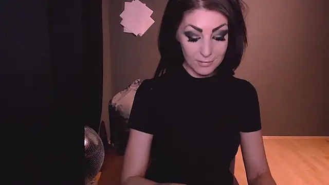 Snapshot of Saintrebella chatting on 02-18-25, 12:37 Saintrebella online show from 02-18-25, 12:37