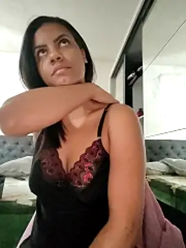 Bella Anjoss online show from 01-07-25, 10:22