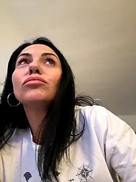 Snapshot of KimKelly13 chatting on 10-13-25, 07:52 KimKelly13 online show from 10-13-25, 07:52
