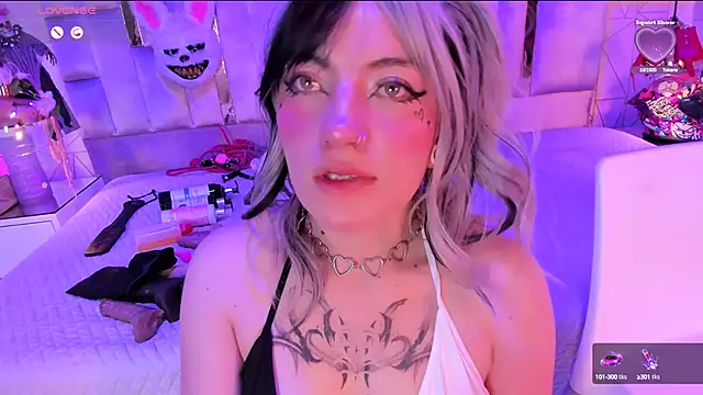 Snapshot of Broklinwhite_ chatting on 01-26-25, 01:04 Broklinwhite online show from 01-26-25, 01:04