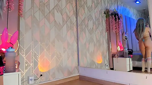 Snapshot of Broklinwhite_ chatting on 11-27-25, 01:13 Broklinwhite online show from 11-27-25, 01:13