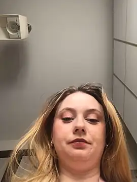 Snapshot of chloetarducci chatting on 03-06-25, 07:10 chloetarducci online show from 03-06-25, 07:10