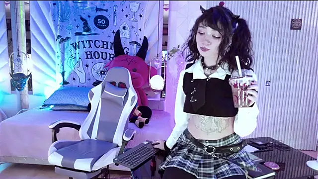 zephirahabney online show from 11-06-25, 03:02