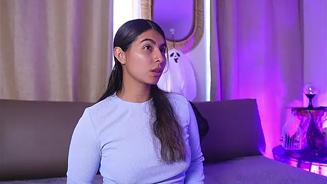 Snapshot of ShelleyMorell chatting on 10-21-25, 02:29 ShelleyMorell online show from 10-21-25, 02:29