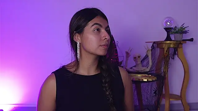 Snapshot of ShelleyMorell chatting on 10-24-25, 02:35 ShelleyMorell online show from 10-24-25, 02:35