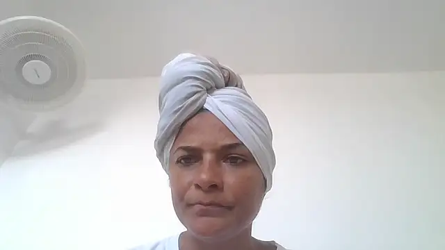 GiveLove1 online show from 11-18-25, 01:37