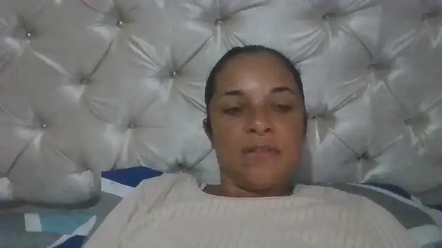 Snapshot of GiveLove1 chatting on 12-17-25, 11:05 GiveLove1 online show from 12-17-25, 11:05