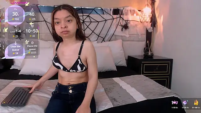 CharlotteMuller online show from 10-10-25, 08:30