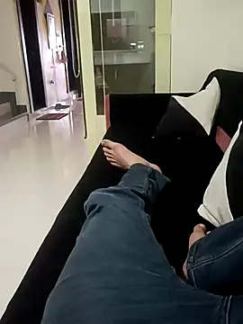 Snapshot of HeftyTheory7 chatting on 11-06-25, 09:21 HeftyTheory7 online show from 11-06-25, 09:21