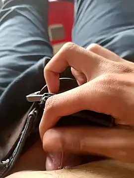 Snapshot of HeftyTheory7 chatting on 12-03-25, 08:23 HeftyTheory7 online show from 12-03-25, 08:23