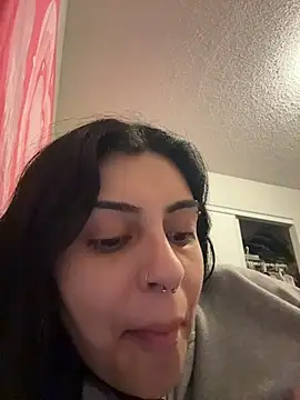 Snapshot of ThickerThanYoBitch chatting on 02-06-26, 02:20 ThickerThanYoBitch online show from 02-06-26, 02:20