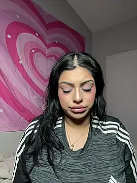 Snapshot of ThickerThanYoBitch chatting on 02-21-26, 08:04 ThickerThanYoBitch online show from 02-21-26, 08:04