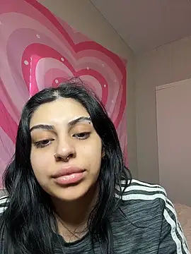 Snapshot of ThickerThanYoBitch chatting on 02-22-26, 04:16 ThickerThanYoBitch online show from 02-22-26, 04:16