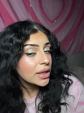 Snapshot of ThickerThanYoBitch chatting on 03-08-26, 10:52 ThickerThanYoBitch online show from 03-08-26, 10:52