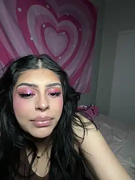 Snapshot of ThickerThanYoBitch chatting on 03-18-26, 11:46 ThickerThanYoBitch online show from 03-18-26, 11:46