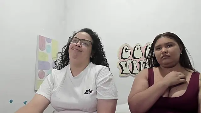 Snapshot of Danielaandximena chatting on 02-06-26, 12:04 Danielaandximena online show from 02-06-26, 12:04