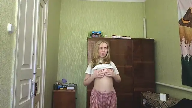 Riley Roo online show from 12-08-24, 05:55