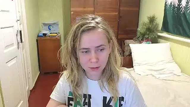 Riley Roo online show from 01-14-25, 05:12