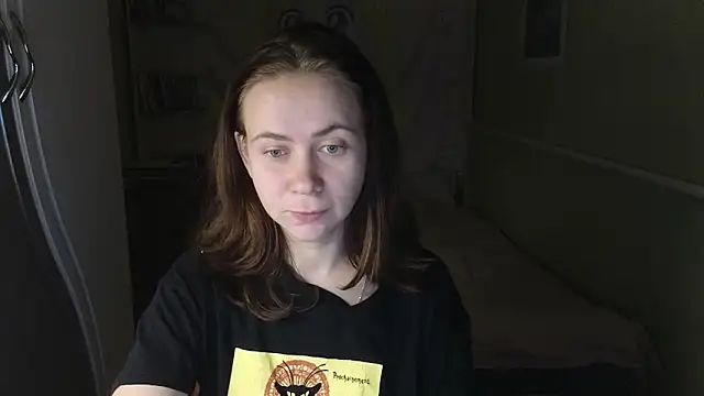 Riley Roo online show from 11-17-25, 04:46