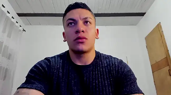 Snapshot of aquiles_51 chatting on 12-16-24, 02:36 aquiles 51 online show from 12-16-24, 02:36