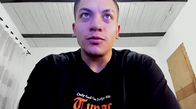 Snapshot of aquiles_51 chatting on 12-29-24, 11:50 aquiles 51 online show from 12-29-24, 11:50