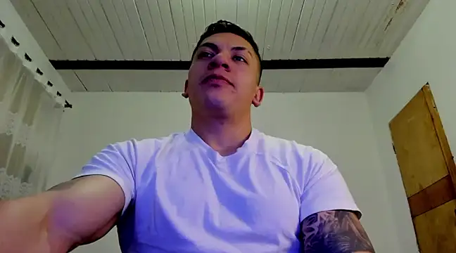 Snapshot of aquiles_51 chatting on 01-16-25, 11:59 aquiles 51 online show from 01-16-25, 11:59
