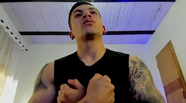 Snapshot of aquiles_51 chatting on 03-08-25, 10:45 aquiles 51 online show from 03-08-25, 10:45