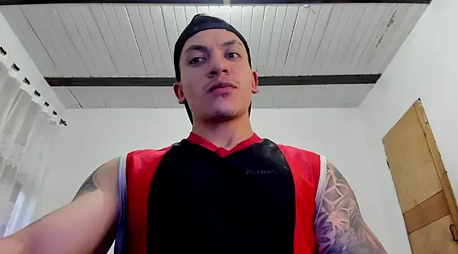 Snapshot of aquiles_51 chatting on 03-11-25, 10:53 aquiles 51 online show from 03-11-25, 10:53