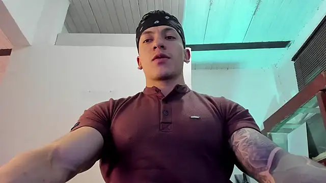 Snapshot of aquiles_51 chatting on 09-19-25, 07:36 aquiles 51 online show from 09-19-25, 07:36