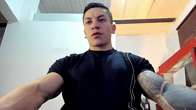 Snapshot of aquiles_51 chatting on 10-18-25, 08:42 aquiles 51 online show from 10-18-25, 08:42