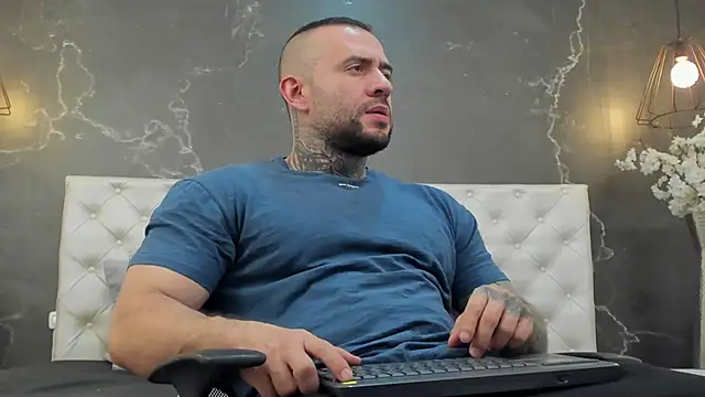 Snapshot of BruceDallas chatting on 03-15-25, 02:35 BruceDallas online show from 03-15-25, 02:35