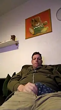 Snapshot of Knuffelstaaf123 chatting on 02-01-26, 01:15 Knuffelstaaf123 online show from 02-01-26, 01:15