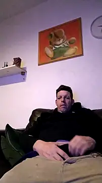 Snapshot of Knuffelstaaf123 chatting on 02-02-26, 09:46 Knuffelstaaf123 online show from 02-02-26, 09:46