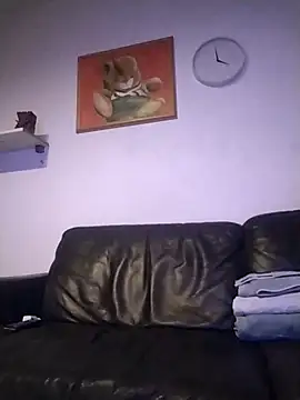 Snapshot of Knuffelstaaf123 chatting on 02-10-26, 04:11 Knuffelstaaf123 online show from 02-10-26, 04:11