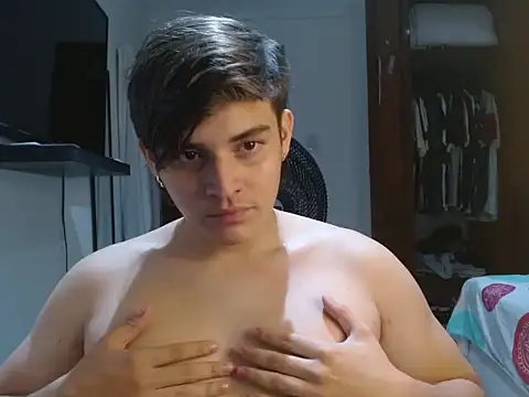 Snapshot of BadBunny_69 chatting on 01-19-26, 06:39 BadBunny 69 online show from 01-19-26, 06:39