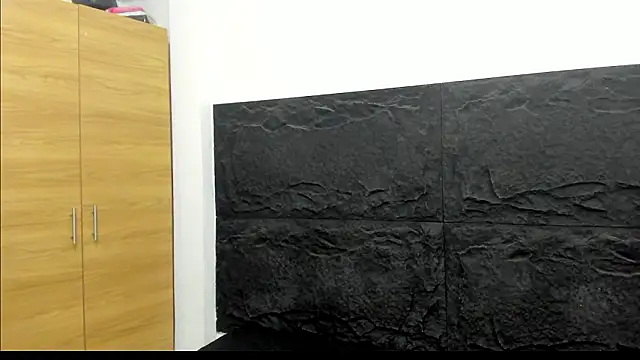 Snapshot of emakross chatting on 02-20-26, 12:07 emakross online show from 02-20-26, 12:07