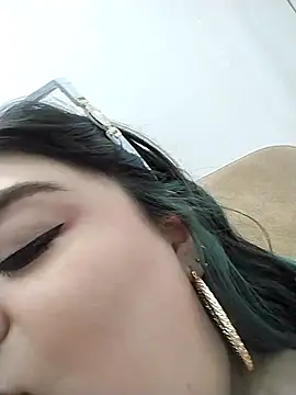 Snapshot of tiffany_laurens chatting on 03-01-25, 09:04 tiffany laurens online show from 03-01-25, 09:04