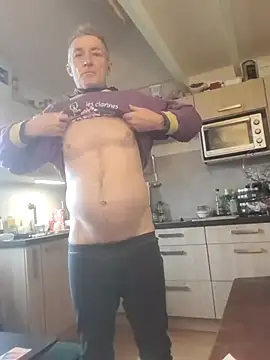 Snapshot of 60philippe chatting on 01-12-25, 01:05 60philippe online show from 01-12-25, 01:05