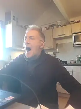 Snapshot of 60philippe chatting on 01-13-25, 12:35 60philippe online show from 01-13-25, 12:35