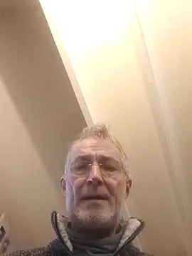 Snapshot of 60philippe chatting on 01-26-25, 07:32 60philippe online show from 01-26-25, 07:32