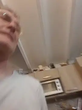 Snapshot of 60philippe chatting on 01-29-25, 08:46 60philippe online show from 01-29-25, 08:46