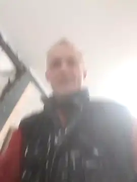 Snapshot of 60philippe chatting on 03-05-25, 07:49 60philippe online show from 03-05-25, 07:49