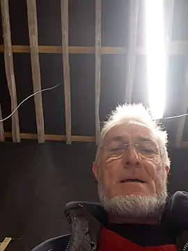 Snapshot of 60philippe chatting on 10-20-25, 07:31 60philippe online show from 10-20-25, 07:31