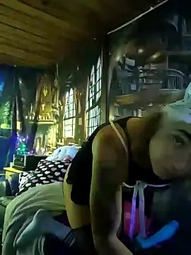 Snapshot of KrystallCox@xh chatting on 10-09-25, 10:57 KrystallCoxxh online show from 10-09-25, 10:57